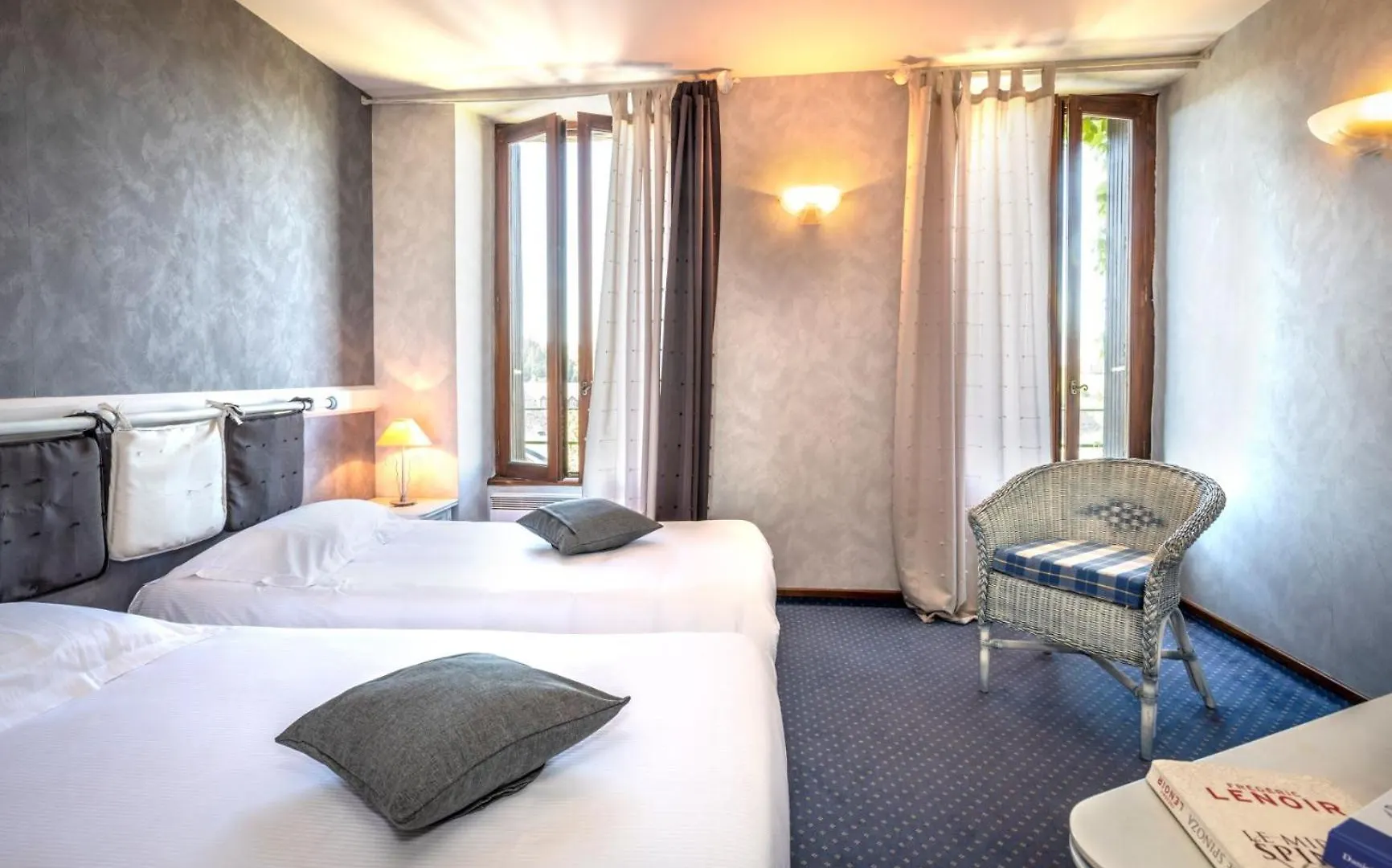 ***  Logis Hotel Restaurant Gilles Moreau לאיול צרפת
