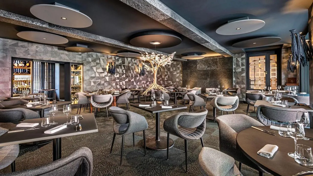 Logis Hotel Restaurant Gilles Moreau לאיול