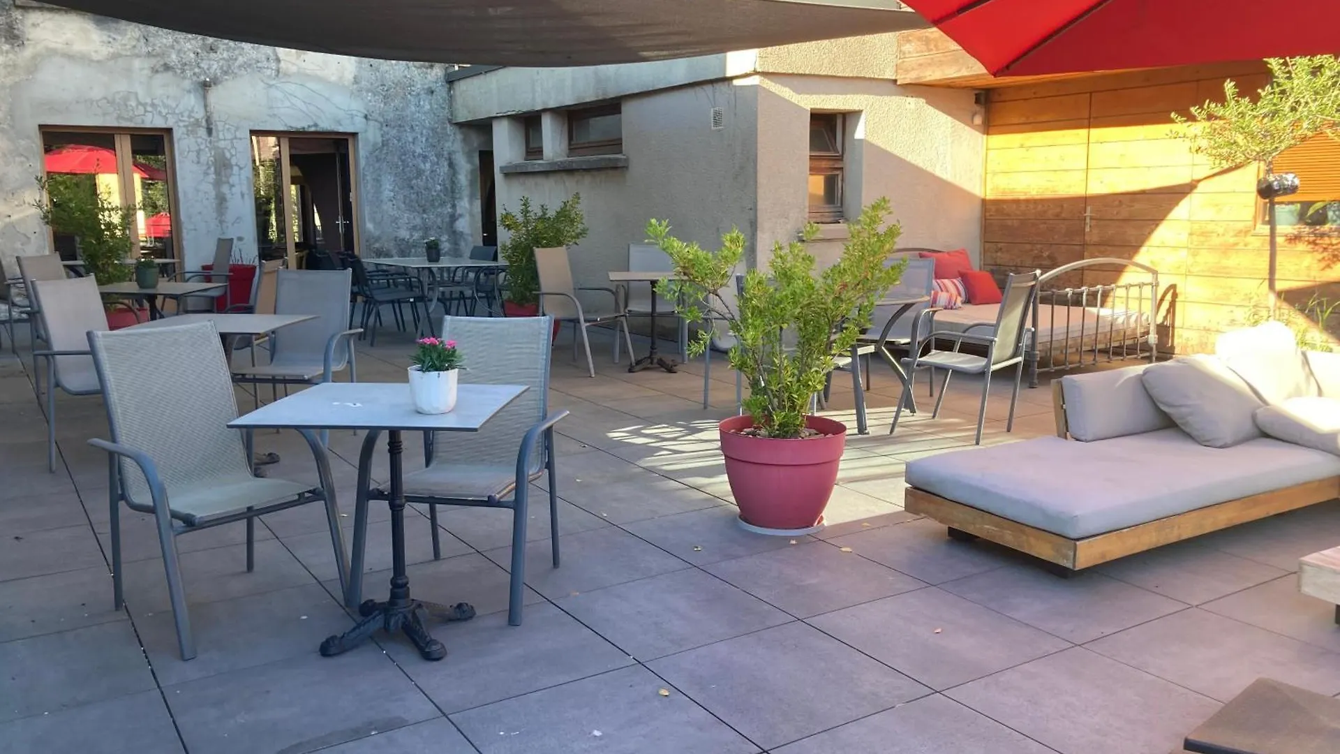 Logis Hotel Restaurant Gilles Moreau לאיול