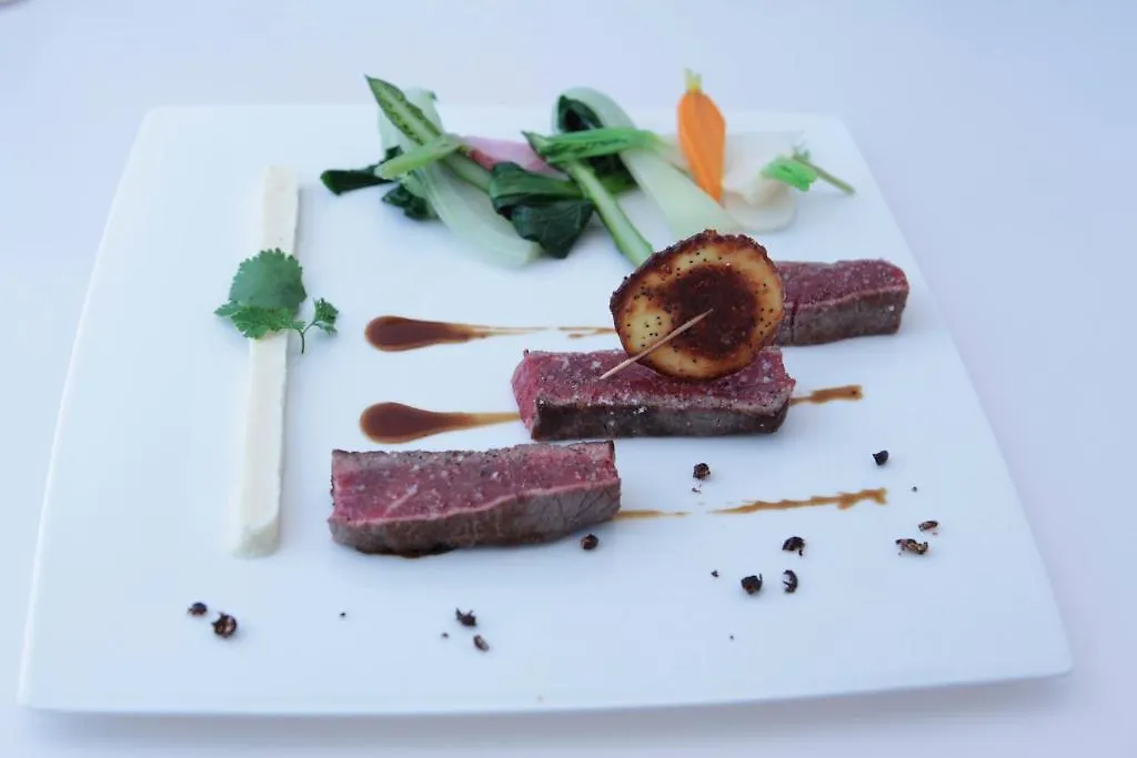 Logis Hotel Restaurant Gilles Moreau לאיול