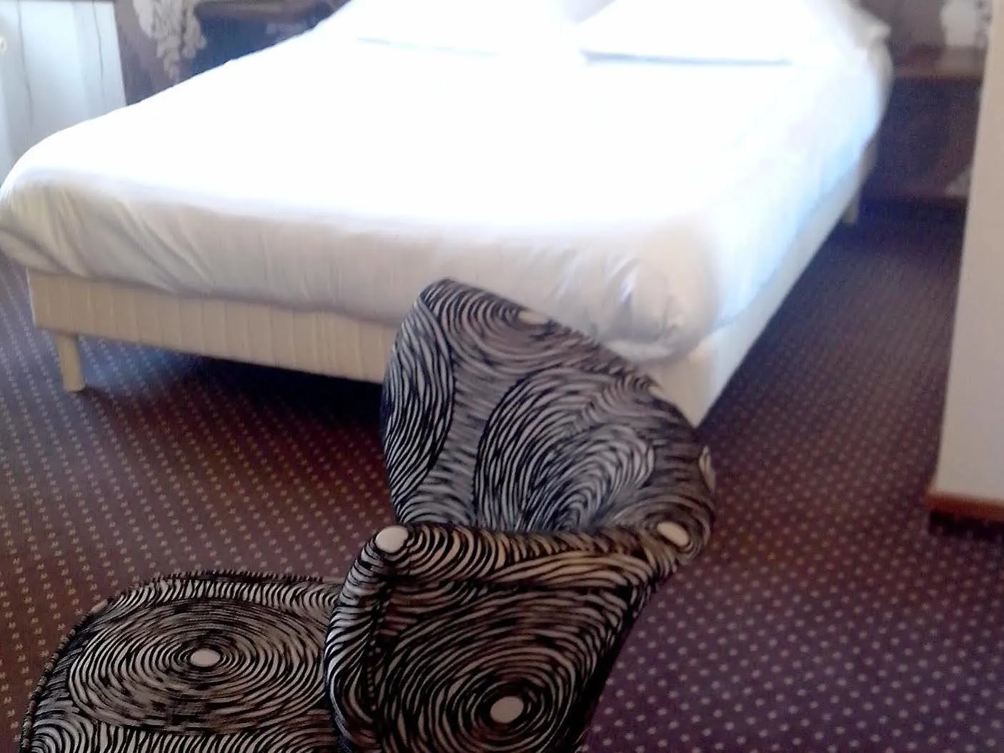 Logis Hotel Restaurant Gilles Moreau לאיול